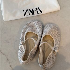 Zara Cream Textured Ballet Flats